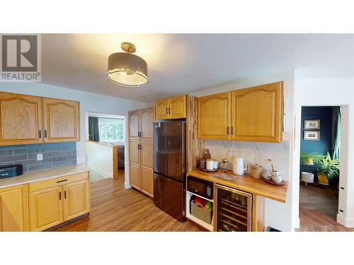 1608 Staple Crescent, Cranbrook, BC - Indoor Photo Showing Kitchen