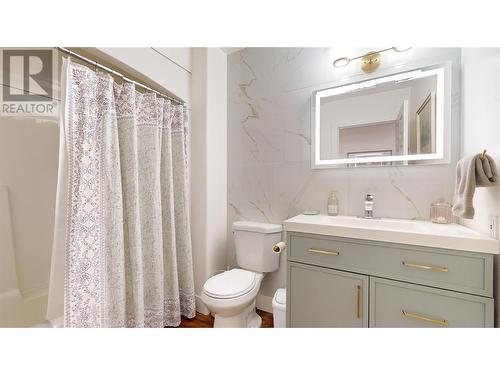 1608 Staple Crescent, Cranbrook, BC - Indoor Photo Showing Bathroom