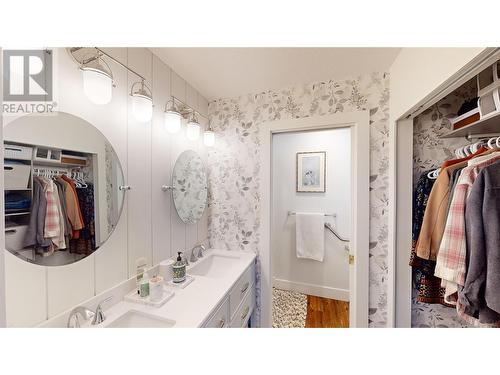 1608 Staple Crescent, Cranbrook, BC - Indoor Photo Showing Bathroom