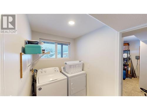 1608 Staple Crescent, Cranbrook, BC - Indoor Photo Showing Laundry Room