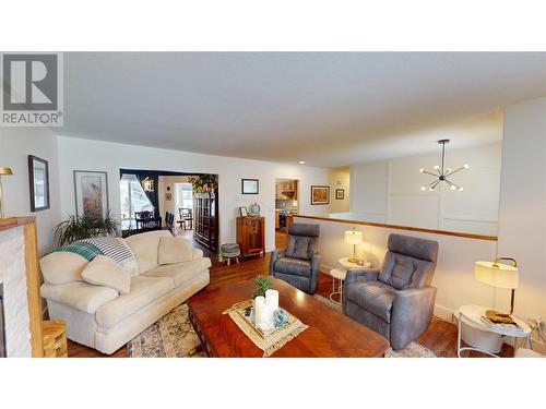 1608 Staple Crescent, Cranbrook, BC - Indoor Photo Showing Living Room