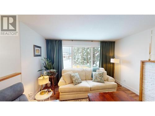 1608 Staple Crescent, Cranbrook, BC - Indoor Photo Showing Living Room