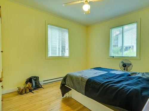 Chambre Ã Â coucher - 58  - 60 Rue Pilon, Sainte-Adèle, QC - Indoor Photo Showing Bedroom