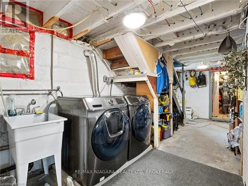 259 Dufferin Street, Fort Erie (332 - Central), ON - Indoor Photo Showing Laundry Room