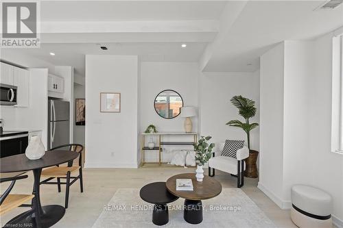 1 Bedroom - 57 Carlisle Street, St. Catharines (451 - Downtown), ON - Indoor Photo Showing Dining Room