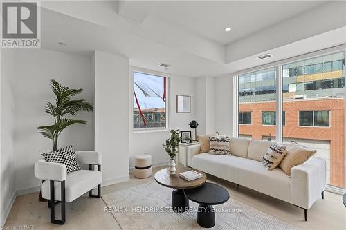 1 Bedroom - 57 Carlisle Street, St. Catharines (451 - Downtown), ON - Indoor Photo Showing Living Room