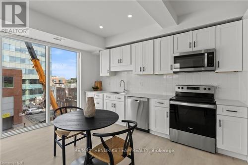 1 Bedroom - 57 Carlisle Street, St. Catharines (451 - Downtown), ON - Indoor Photo Showing Kitchen