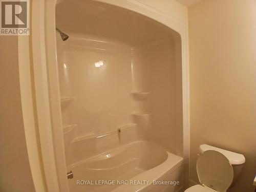 12-397 Garrison Road, Fort Erie (333 - Lakeshore), ON - Indoor Photo Showing Bathroom