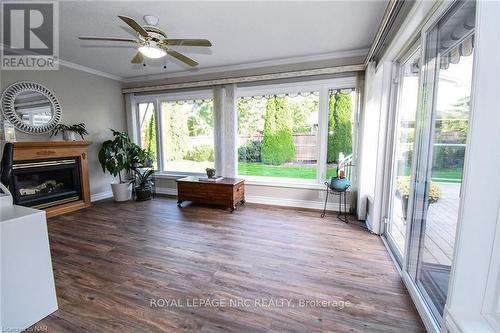 15 Burgess Drive, Grimsby (542 - Grimsby East), ON - Indoor Photo Showing Living Room With Fireplace