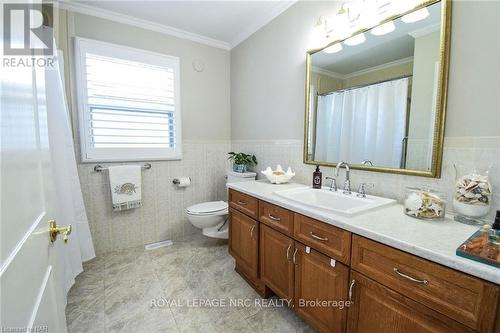 15 Burgess Drive, Grimsby (542 - Grimsby East), ON - Indoor Photo Showing Bathroom