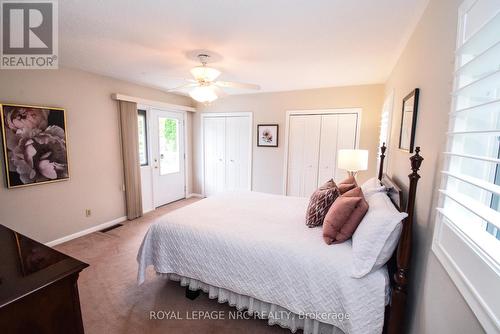 15 Burgess Drive, Grimsby (542 - Grimsby East), ON - Indoor Photo Showing Bedroom