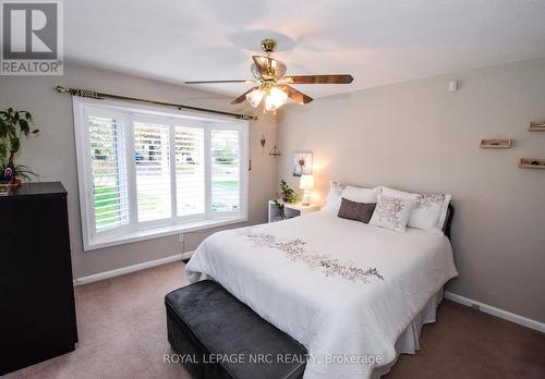 15 Burgess Drive, Grimsby (542 - Grimsby East), ON - Indoor Photo Showing Bedroom