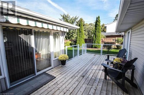 15 Burgess Drive, Grimsby (542 - Grimsby East), ON - Outdoor With Deck Patio Veranda With Exterior