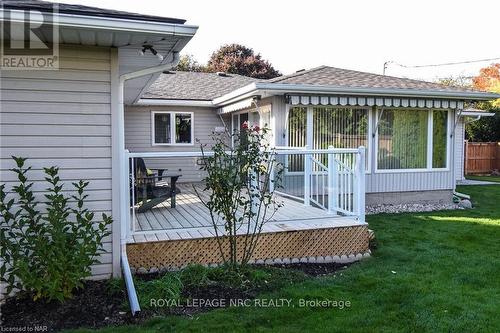 15 Burgess Drive, Grimsby (542 - Grimsby East), ON - Outdoor With Deck Patio Veranda