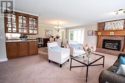 15 Burgess Drive, Grimsby (542 - Grimsby East), ON - Indoor Photo Showing Living Room With Fireplace