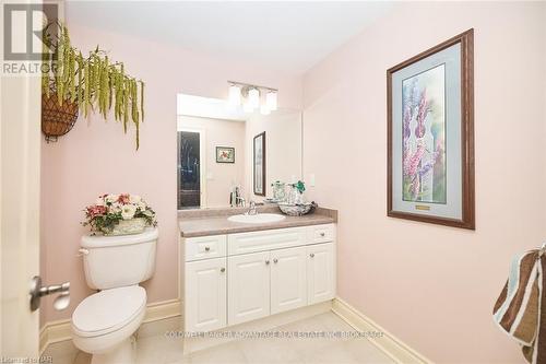 138 Loretta Drive, Niagara-On-The-Lake (108 - Virgil), ON - Indoor Photo Showing Bathroom