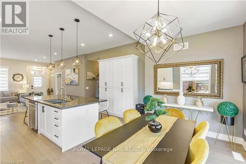 3585 Canfield Crescent, Fort Erie (327 - Black Creek), ON - Indoor Photo Showing Dining Room