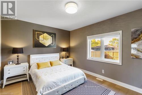 3585 Canfield Crescent, Fort Erie (327 - Black Creek), ON - Indoor Photo Showing Bedroom