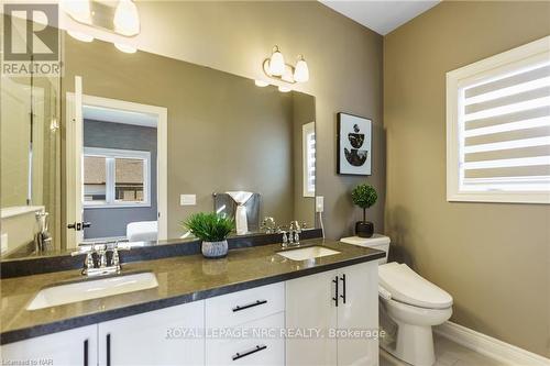 3585 Canfield Crescent, Fort Erie (327 - Black Creek), ON - Indoor Photo Showing Bathroom