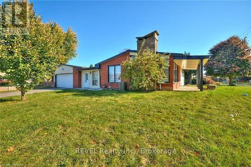 6673 Huggins Street, Niagara Falls (206 - Stamford), ON - Outdoor