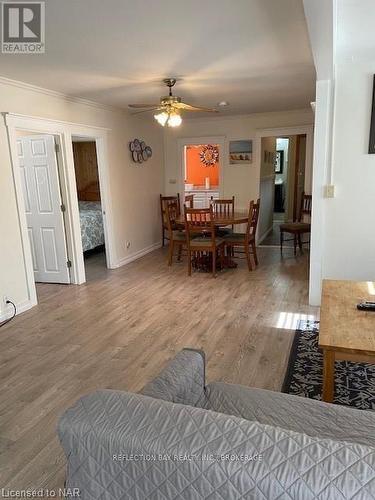 350 Ashwood Avenue, Fort Erie (337 - Crystal Beach), ON - Indoor Photo Showing Living Room