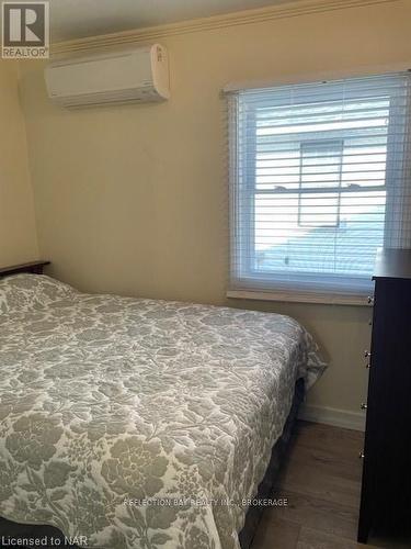 350 Ashwood Avenue, Fort Erie (337 - Crystal Beach), ON - Indoor Photo Showing Bedroom