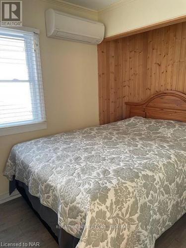 350 Ashwood Avenue, Fort Erie (337 - Crystal Beach), ON - Indoor Photo Showing Bedroom