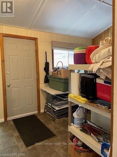 350 Ashwood Avenue, Fort Erie (337 - Crystal Beach), ON - Indoor Photo Showing Bedroom