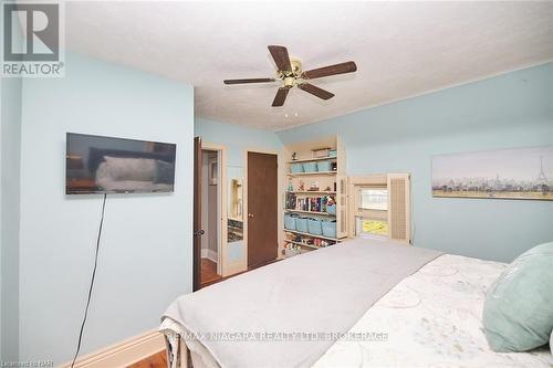 53 Archange Street, Fort Erie (332 - Central), ON - Indoor Photo Showing Bedroom