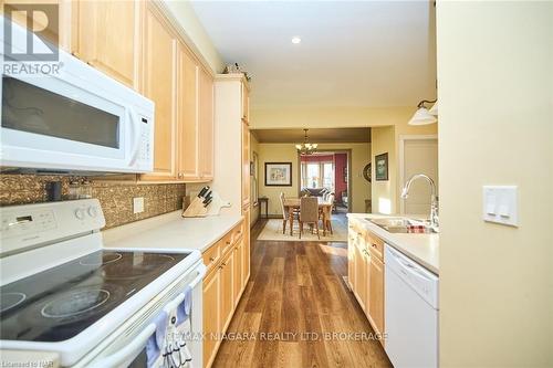 53 Archange Street, Fort Erie (332 - Central), ON - Indoor Photo Showing Kitchen With Double Sink