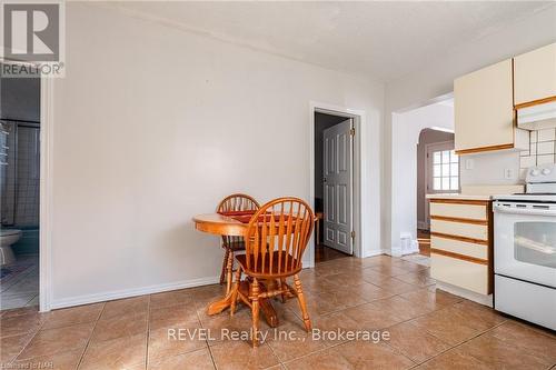 3 Delaware Avenue, St. Catharines (445 - Facer), ON - Indoor Photo Showing Kitchen