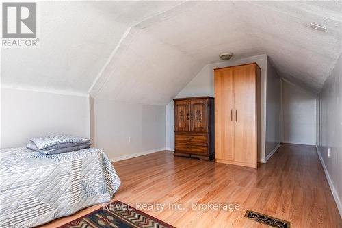 3 Delaware Avenue, St. Catharines (445 - Facer), ON - Indoor Photo Showing Bedroom