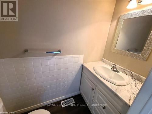 47 - 77 Linwell Road, St. Catharines (443 - Lakeport), ON - Indoor Photo Showing Bathroom