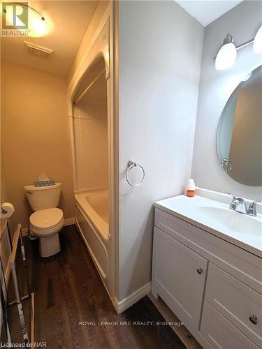 47 - 77 Linwell Road, St. Catharines (443 - Lakeport), ON - Indoor Photo Showing Bathroom