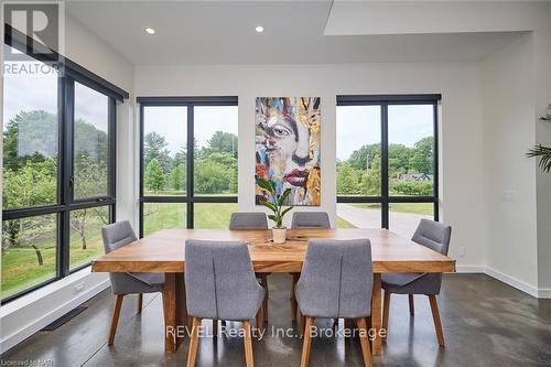 1508 Gregory Road, St. Catharines (454 - Rural Fourth), ON - Indoor Photo Showing Dining Room