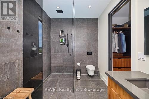 1508 Gregory Road, St. Catharines (454 - Rural Fourth), ON - Indoor Photo Showing Bathroom