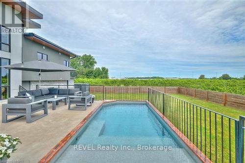 1508 Gregory Road, St. Catharines (454 - Rural Fourth), ON - Outdoor With In Ground Pool With Deck Patio Veranda