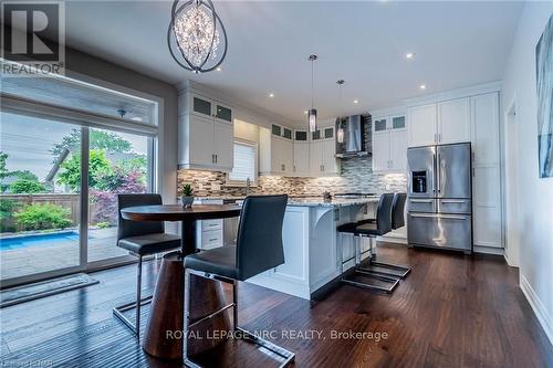 8 Tuscany Court, St. Catharines (453 - Grapeview), ON - Indoor Photo Showing Kitchen With Upgraded Kitchen