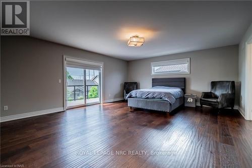 8 Tuscany Court, St. Catharines (453 - Grapeview), ON - Indoor Photo Showing Bedroom