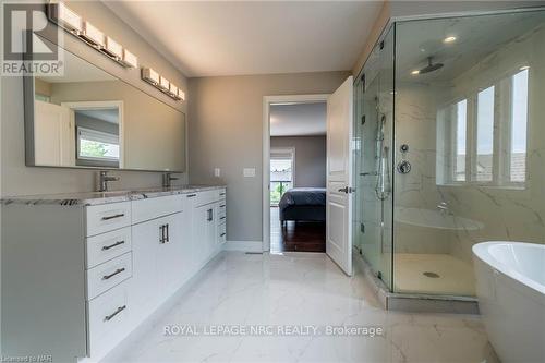 8 Tuscany Court, St. Catharines (453 - Grapeview), ON - Indoor Photo Showing Bathroom