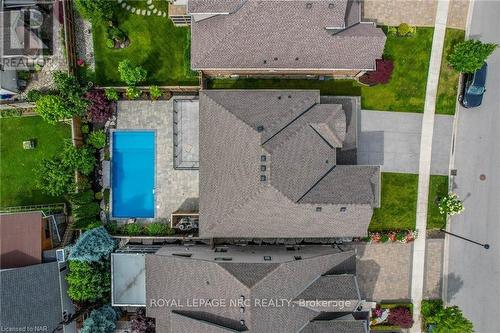 8 Tuscany Court, St. Catharines (453 - Grapeview), ON - Outdoor