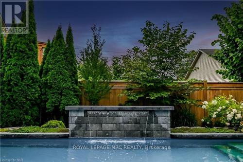 8 Tuscany Court, St. Catharines (453 - Grapeview), ON - Outdoor