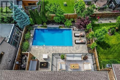 8 Tuscany Court, St. Catharines (453 - Grapeview), ON - Outdoor With In Ground Pool