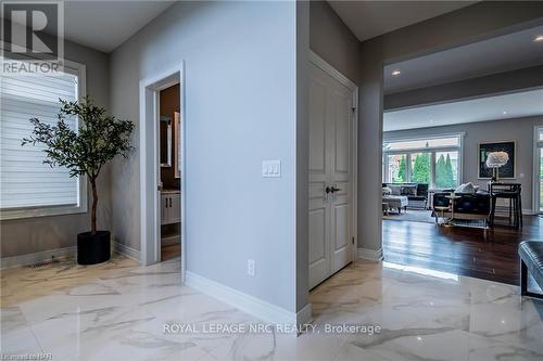 8 Tuscany Court, St. Catharines (453 - Grapeview), ON - Indoor Photo Showing Other Room