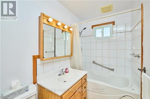 66 Rose Avenue, Thorold (557 - Thorold Downtown), ON - Indoor Photo Showing Bathroom