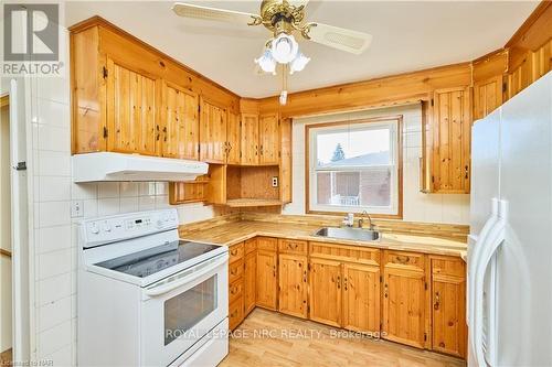 66 Rose Avenue, Thorold (557 - Thorold Downtown), ON - Indoor Photo Showing Kitchen