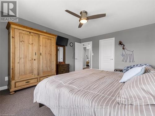 192 Winterberry Boulevard, Thorold (558 - Confederation Heights), ON - Indoor Photo Showing Bedroom