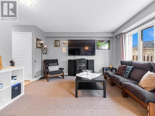 192 Winterberry Boulevard, Thorold (558 - Confederation Heights), ON - Indoor Photo Showing Living Room