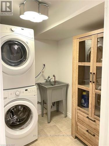 5 Rockdale Avenue, St. Catharines (460 - Burleigh Hill), ON - Indoor Photo Showing Laundry Room