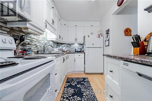 2 - 64 Forster Street, St. Catharines (442 - Vine/Linwell), ON - Indoor Photo Showing Kitchen